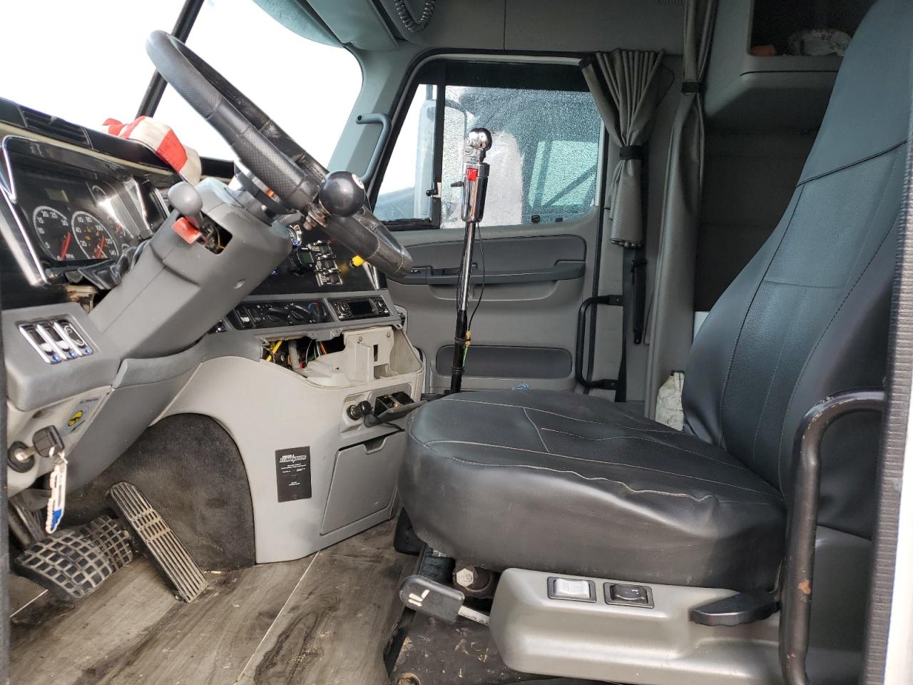 FREIGHTLINER COLUMBIA 1 2006 — 6