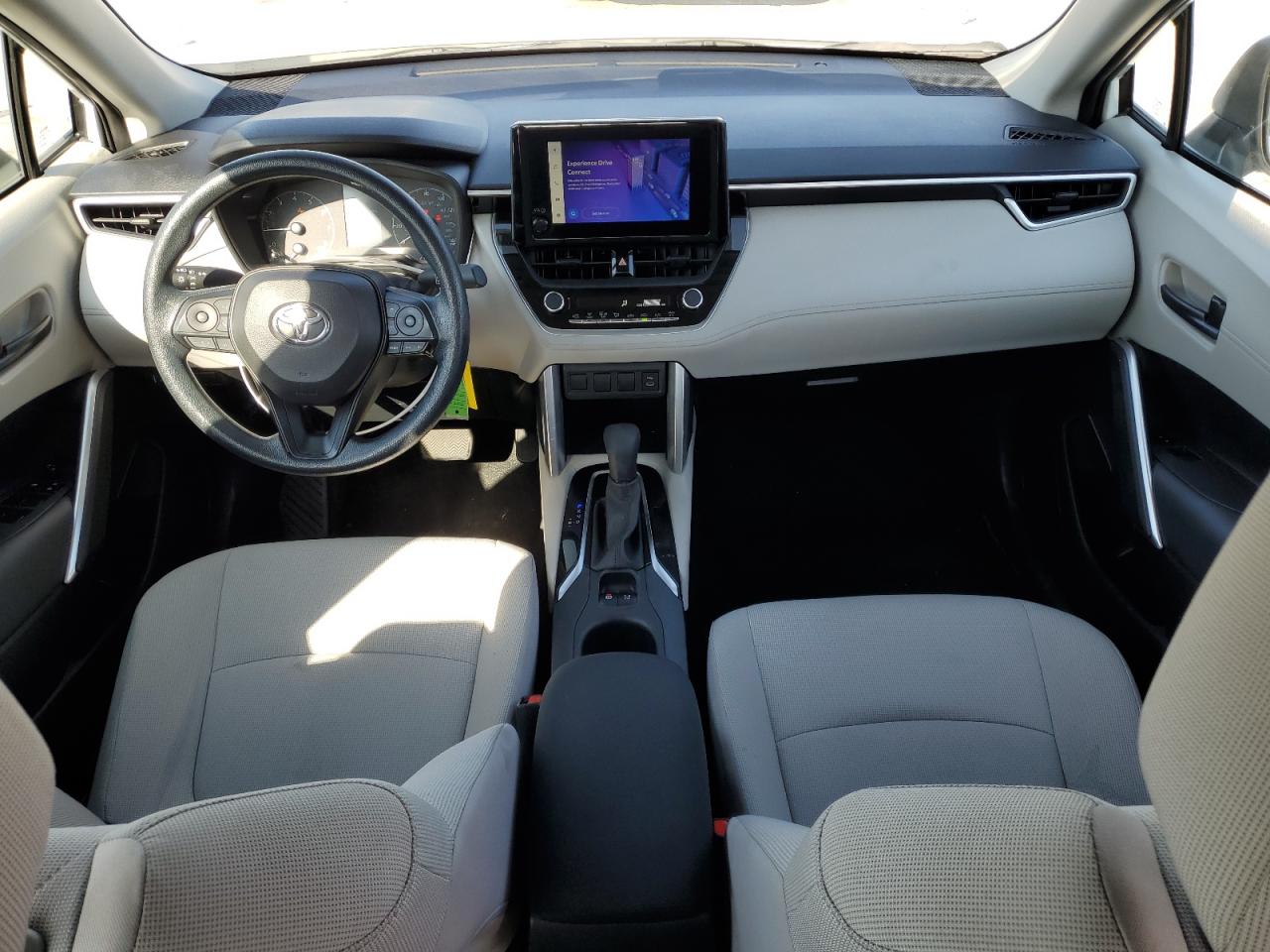 TOYOTA COROLLA CROSS 2023 — 9