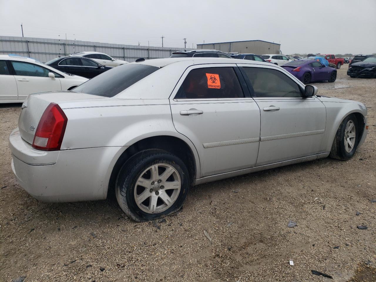 CHRYSLER 300 2005 — 4