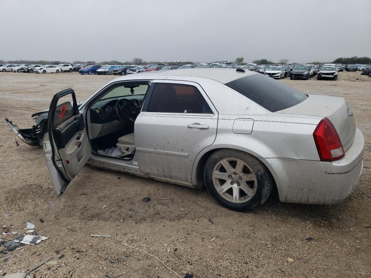 CHRYSLER 300 2005 — 3