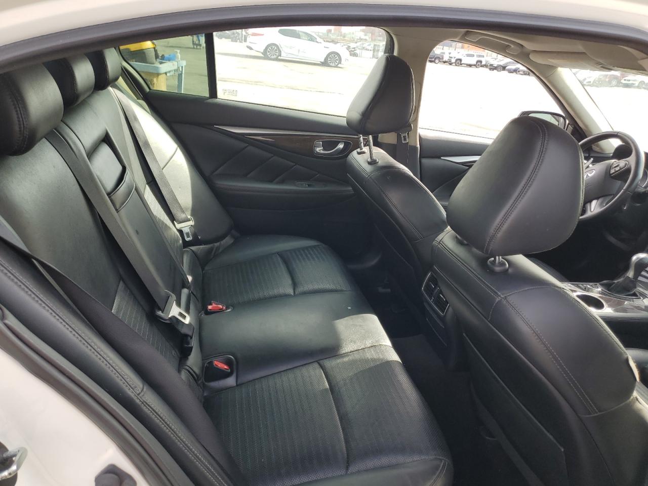 INFINITI Q50 2016 — 11