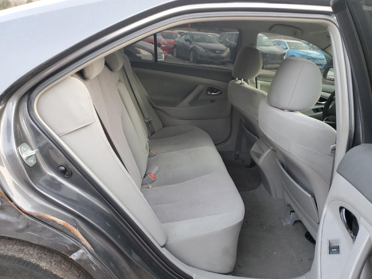 TOYOTA CAMRY 2011 — 11