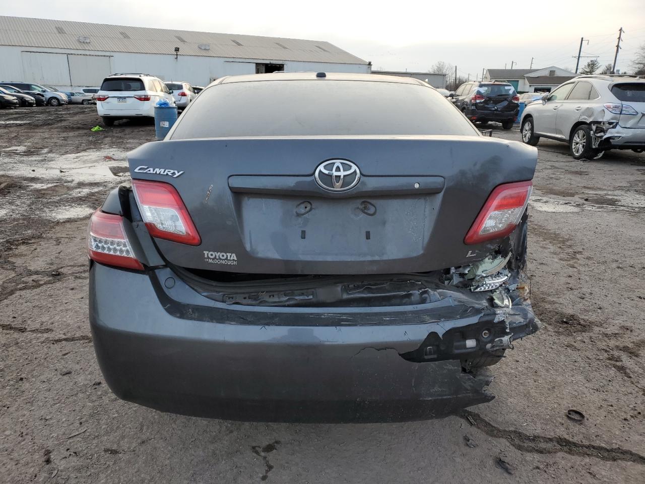 TOYOTA CAMRY 2011 — 7