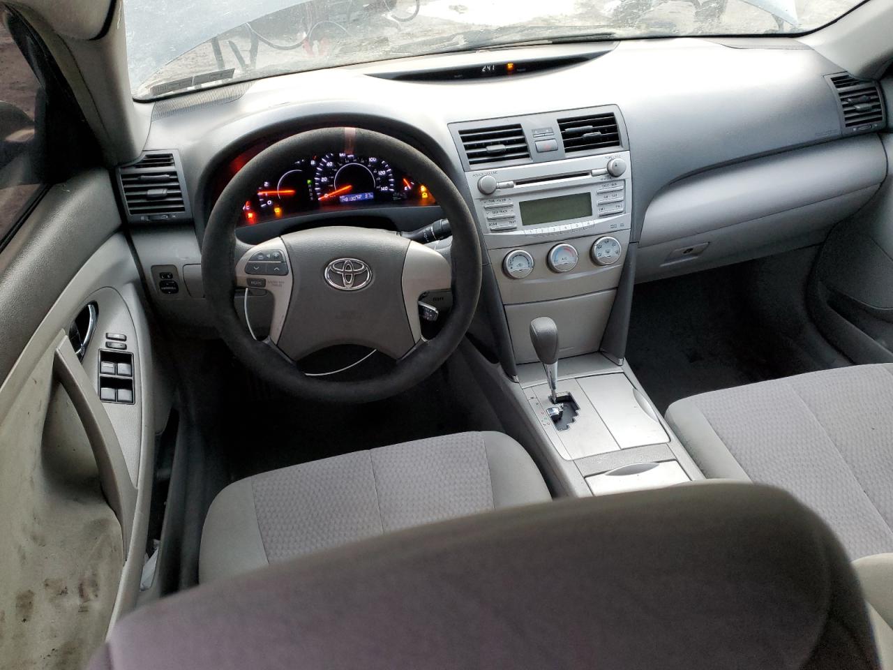 TOYOTA CAMRY 2011 — 9