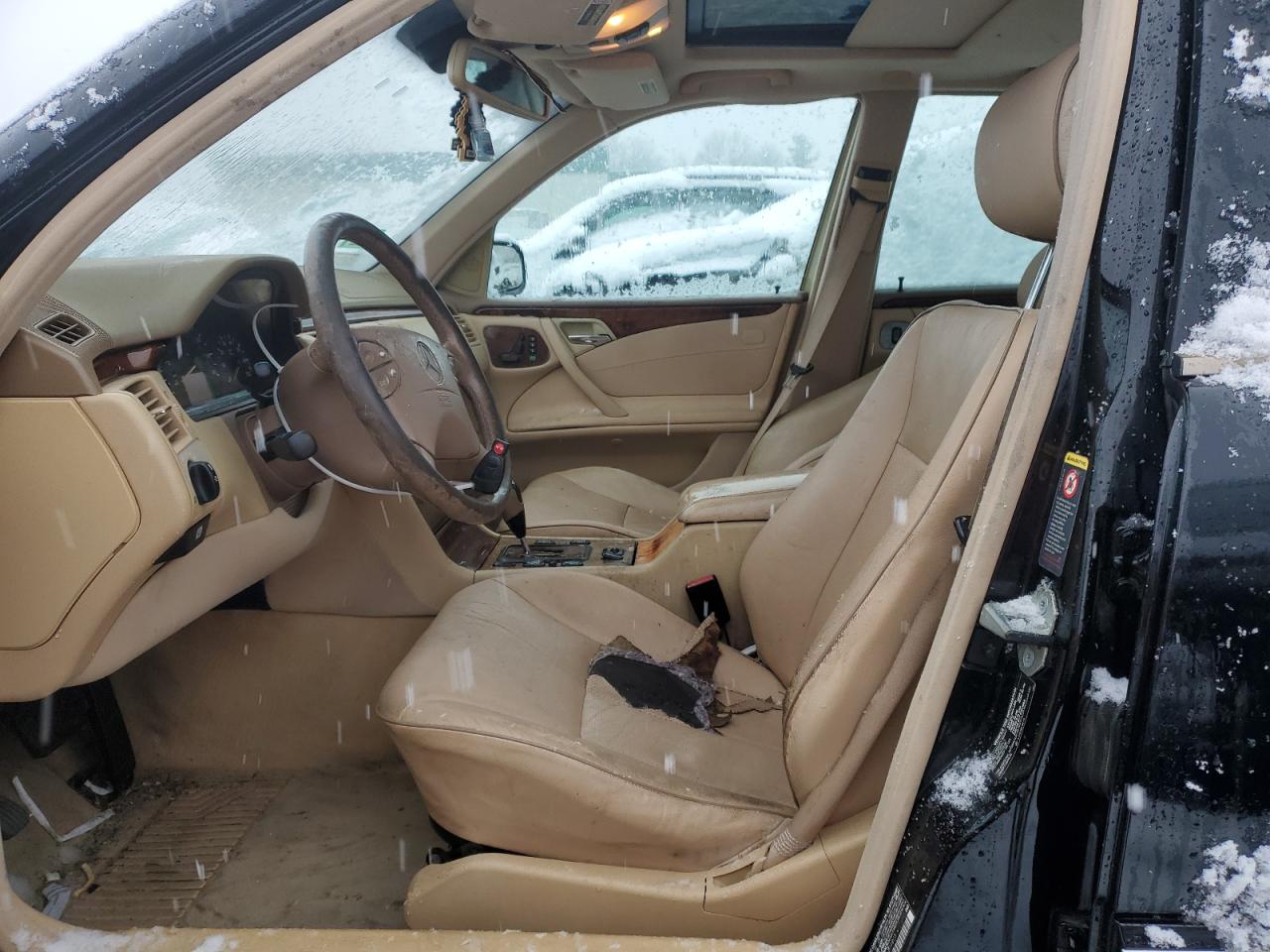 MERCEDES-BENZ E 2002 — 8