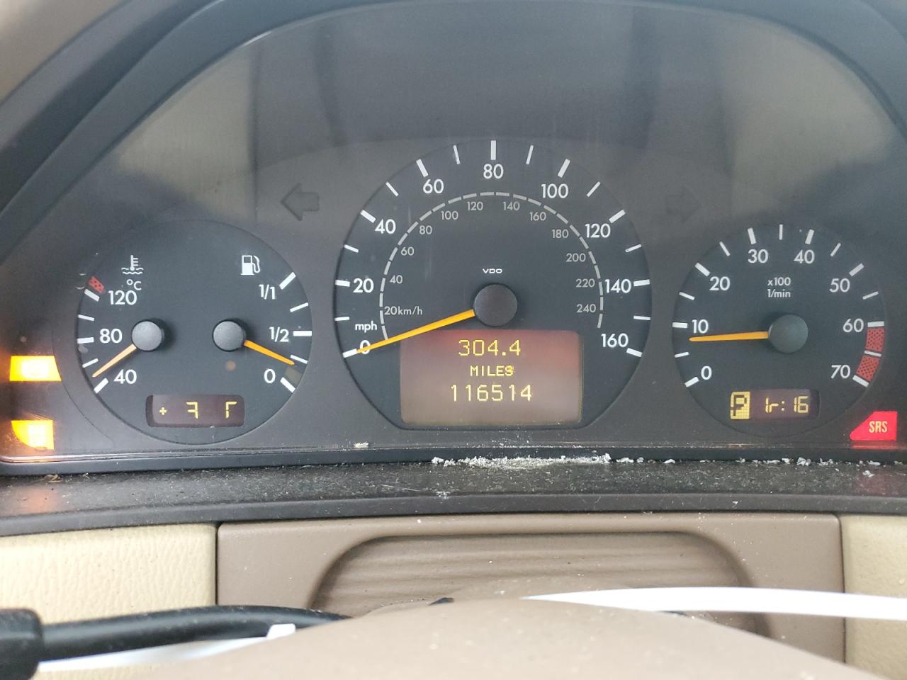 MERCEDES-BENZ E 2002 — 10