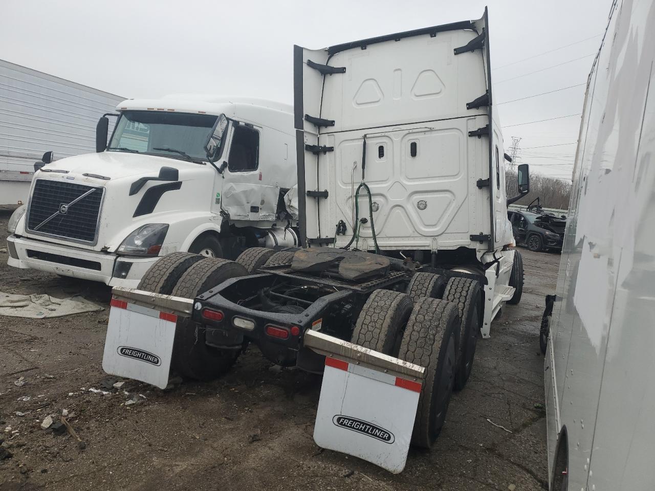 2022 FREIGHTLINER CASCADIA 126