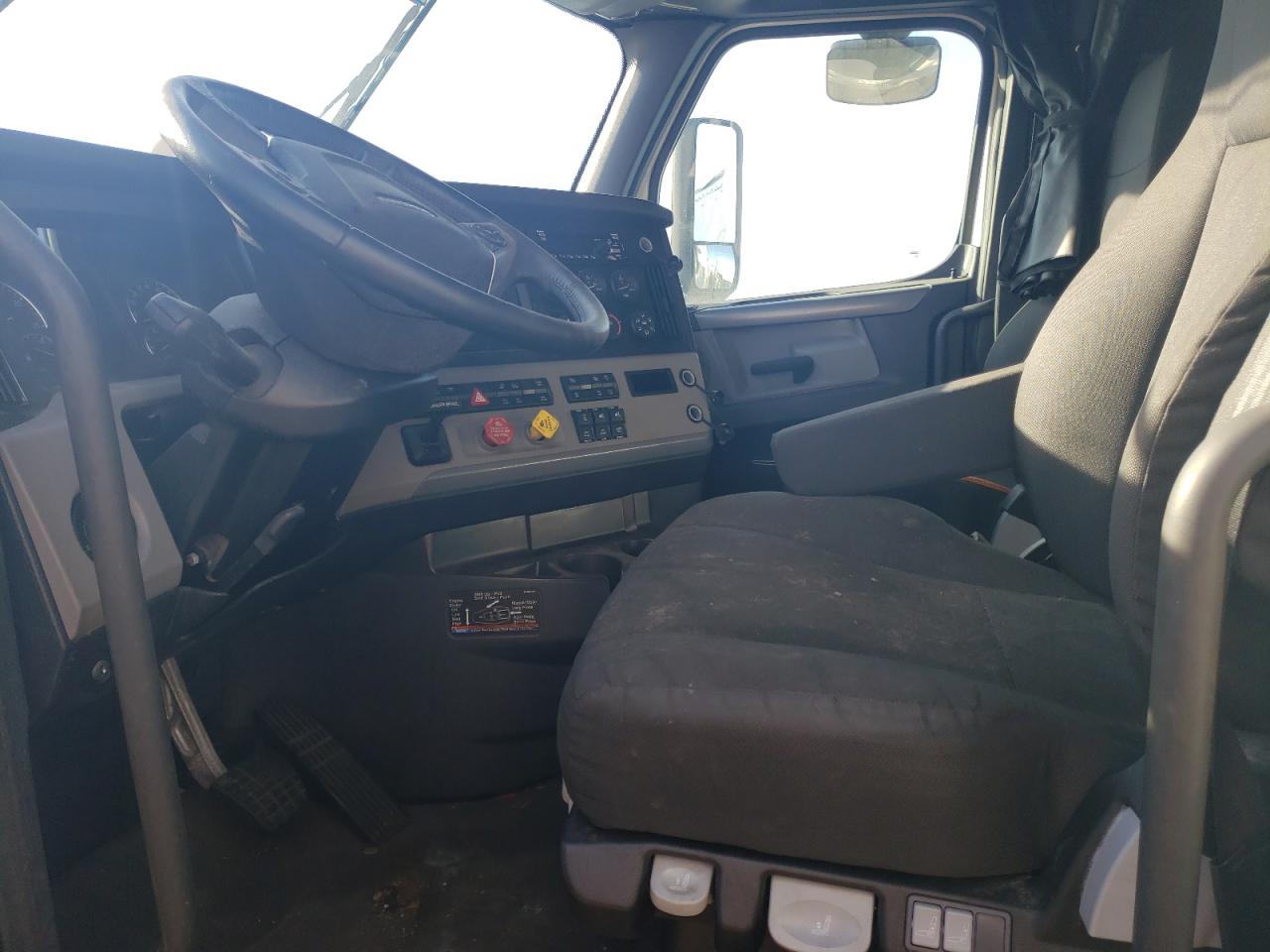 FREIGHTLINER CASCADIA 126 2022 — 6
