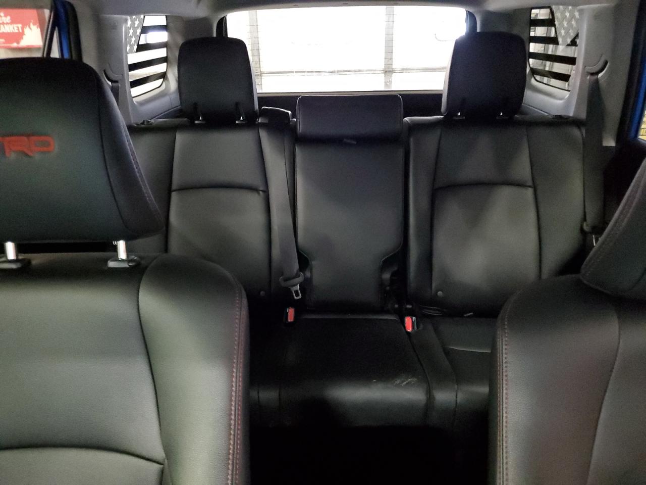 TOYOTA 4RUNNER SR 2019 — 11