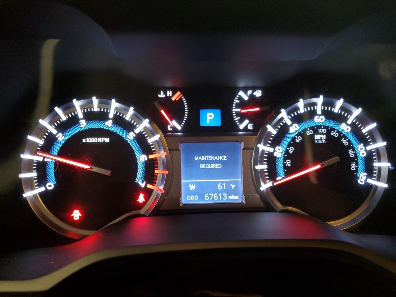 TOYOTA 4RUNNER SR 2019 — 10