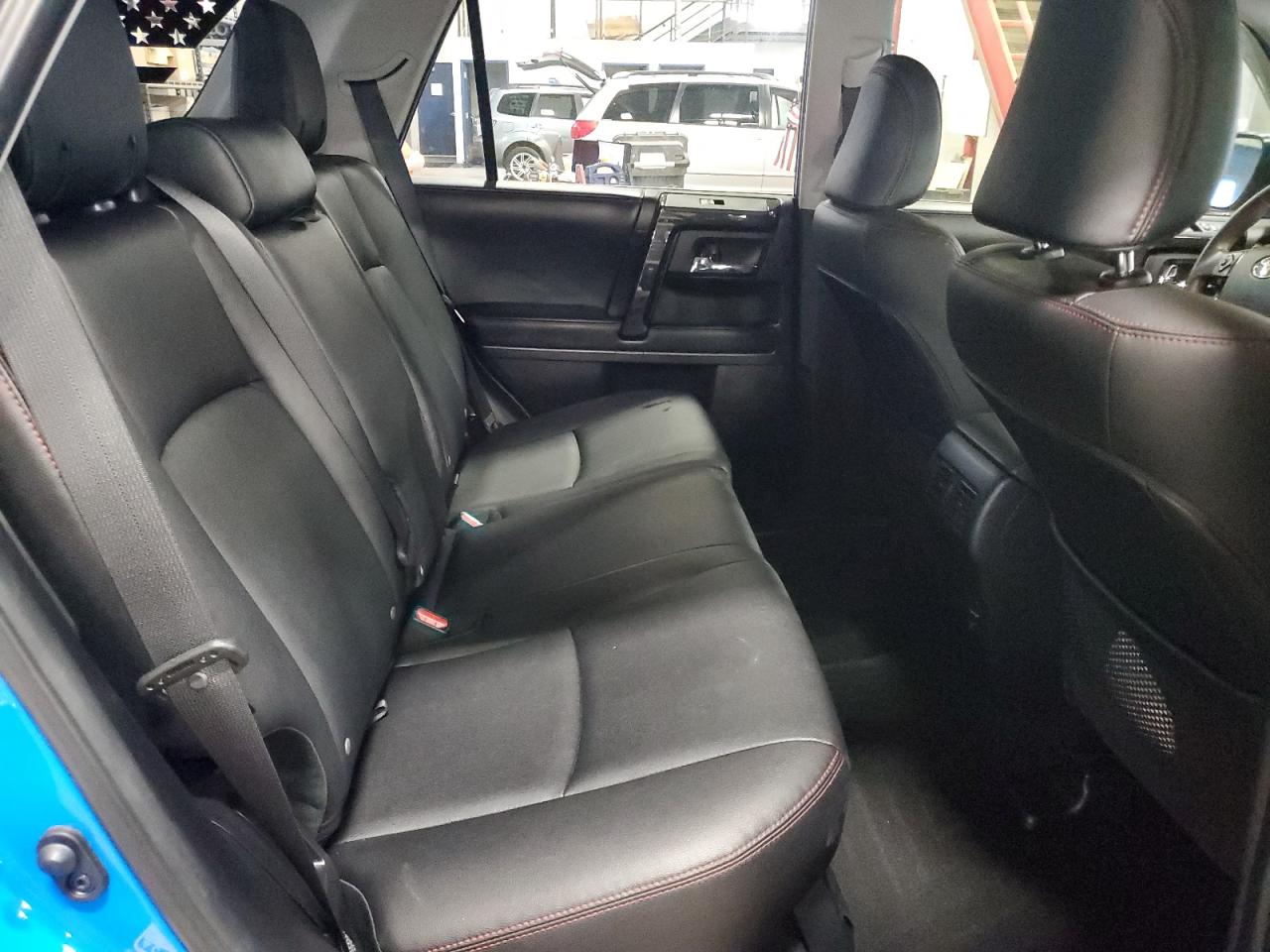 TOYOTA 4RUNNER SR 2019 — 12