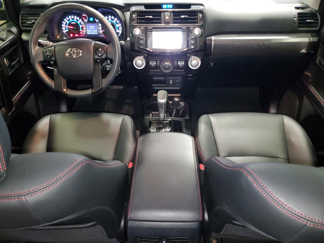 TOYOTA 4RUNNER SR 2019 — 9