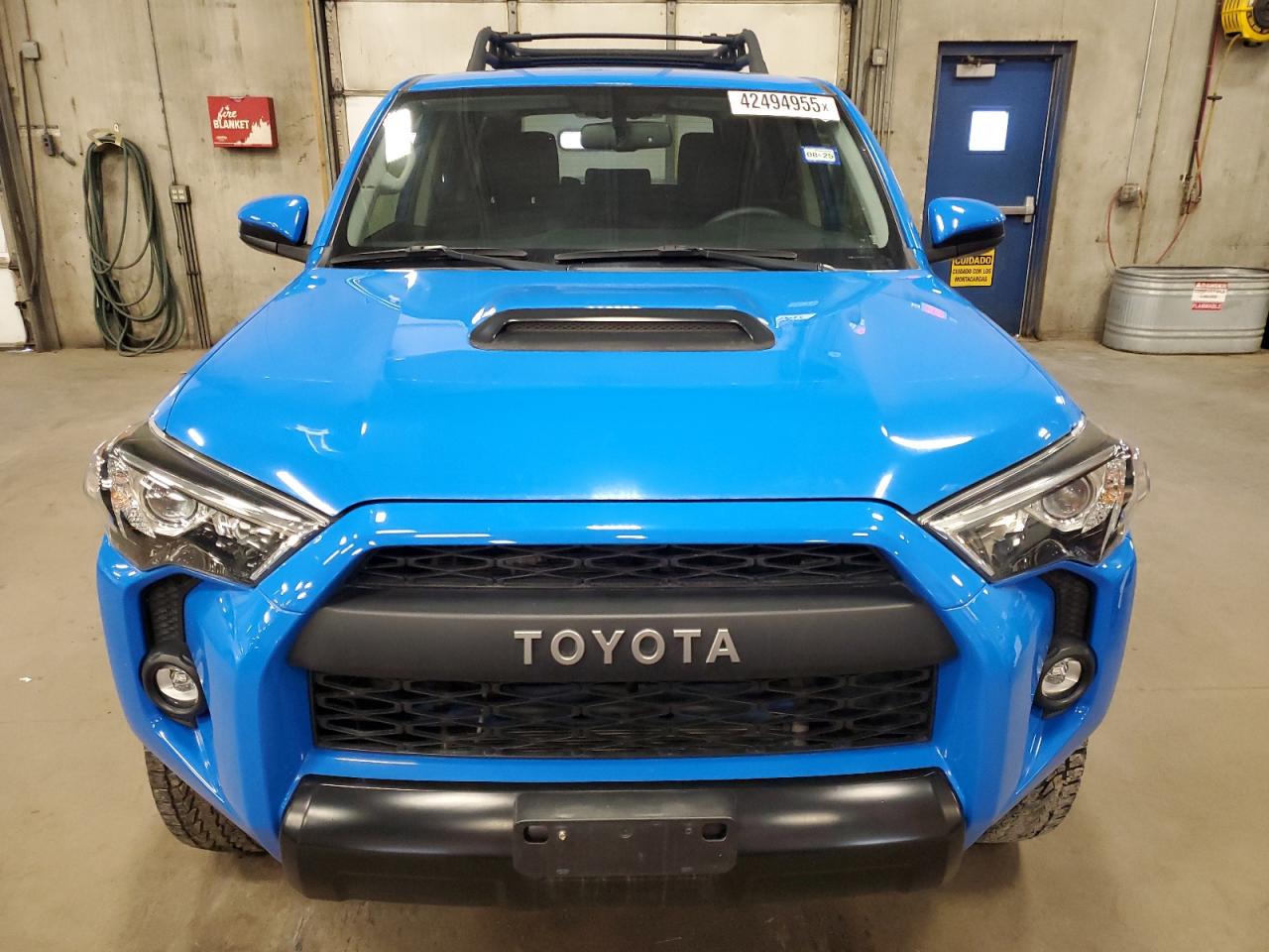 TOYOTA 4RUNNER SR 2019 — 6