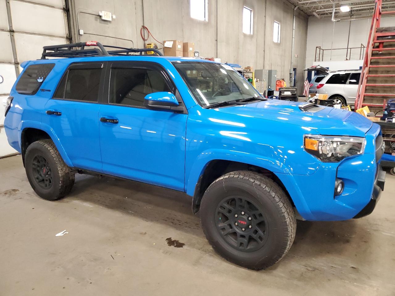 TOYOTA 4RUNNER SR 2019 — 5