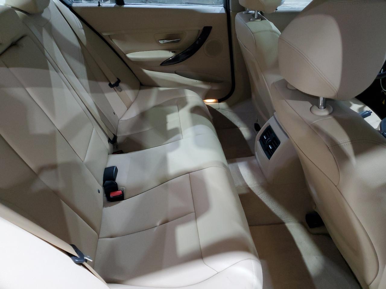 BMW 320 2014 — 11