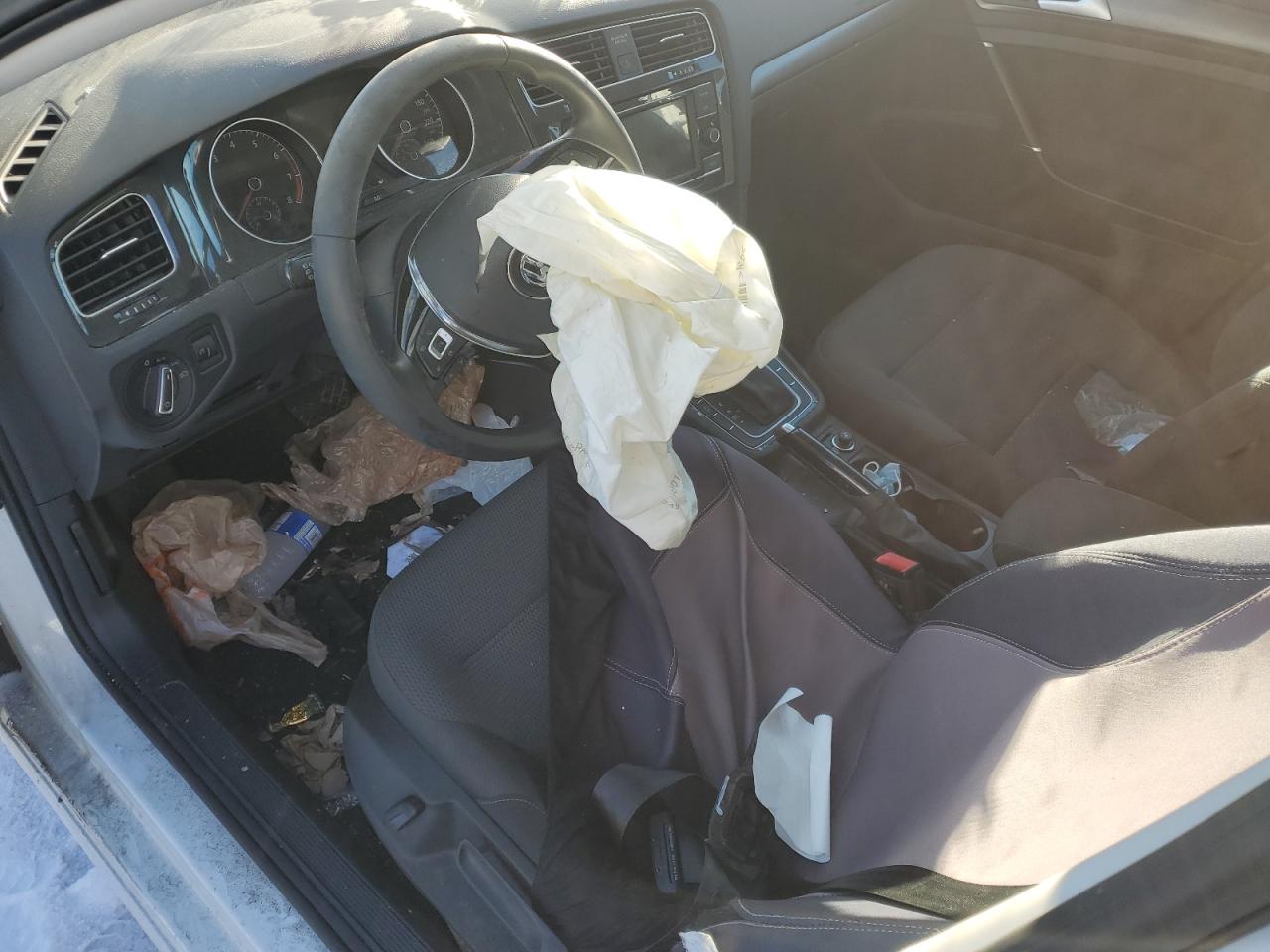 VOLKSWAGEN GOLF 2020 — 9