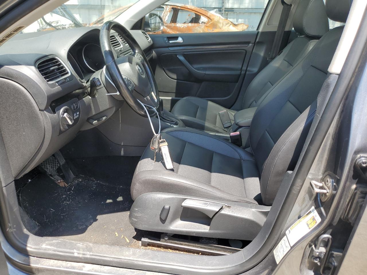 VOLKSWAGEN JETTA 2011 — 8