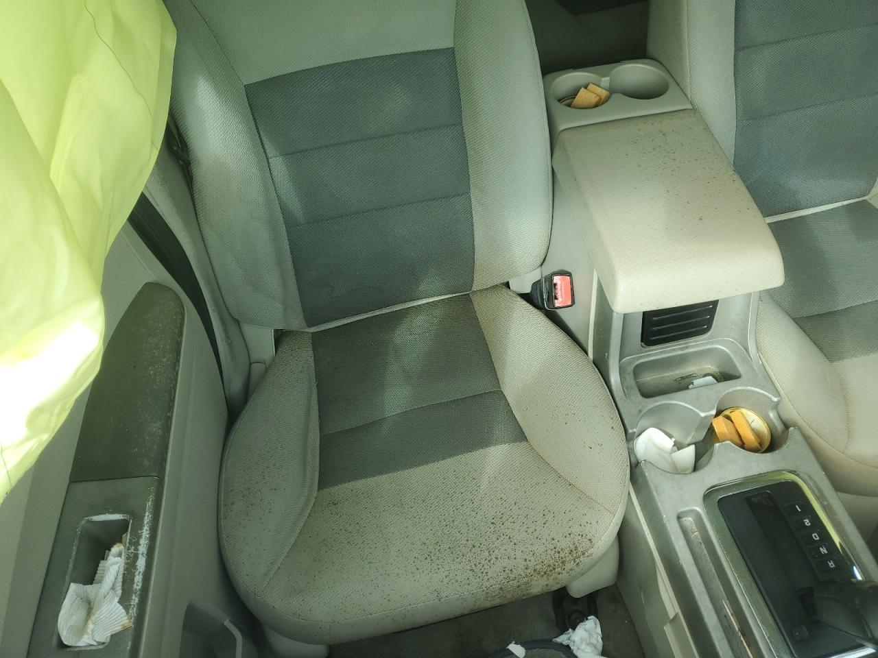 FORD ESCAPE 2008 — 11
