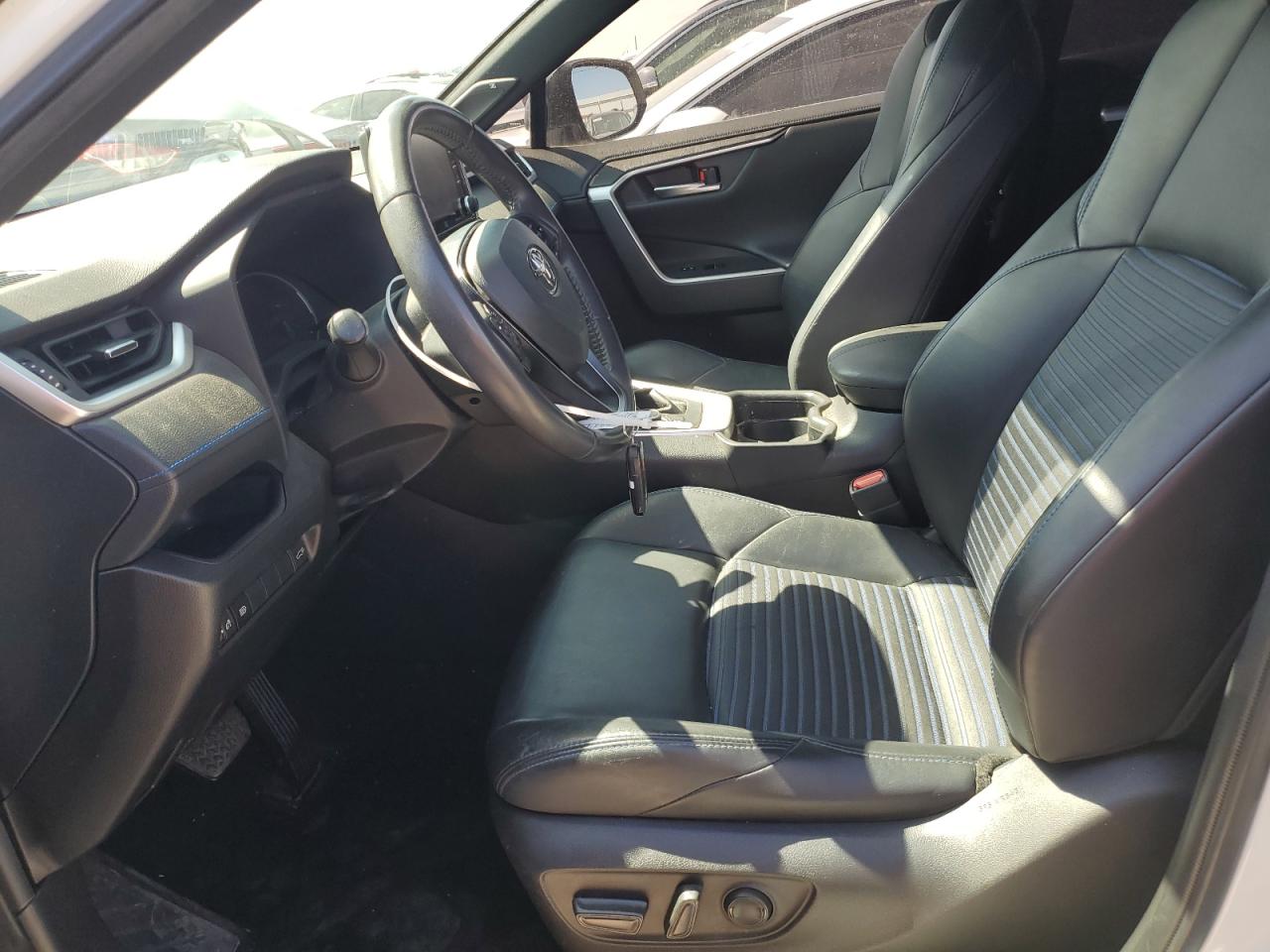 TOYOTA RAV4 2020 — 8