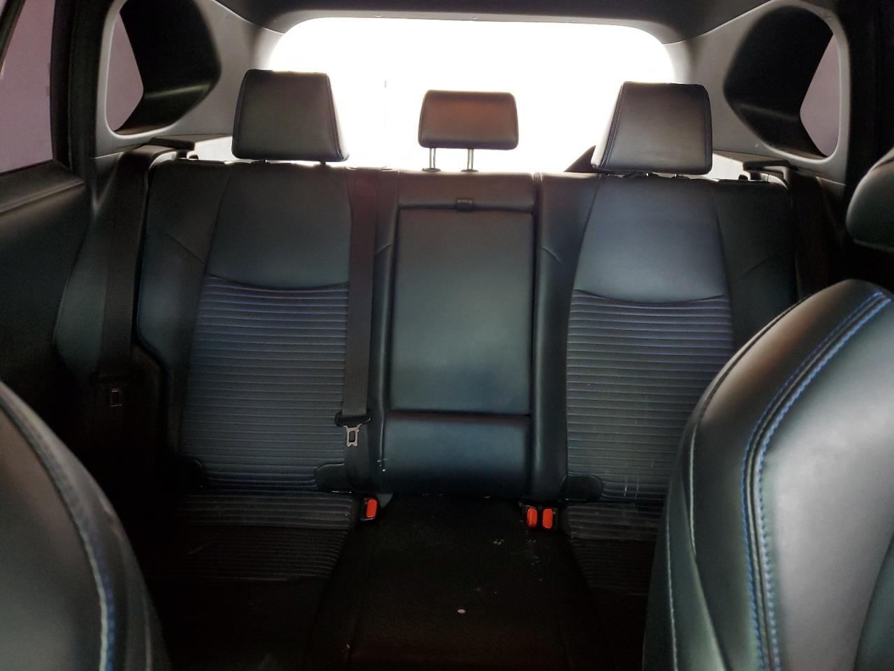 TOYOTA RAV4 2020 — 11
