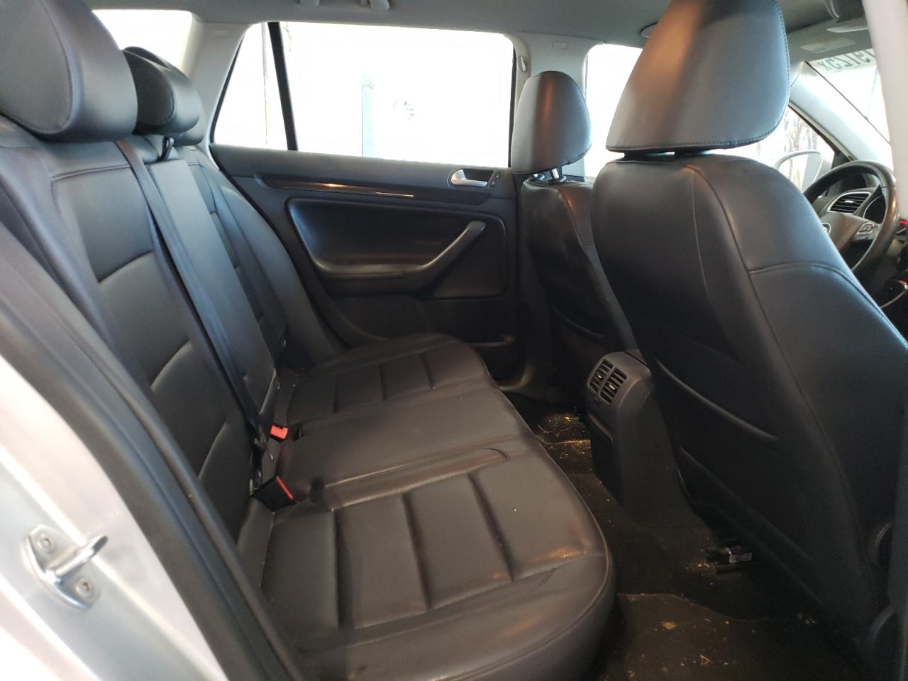 VOLKSWAGEN JETTA 2014 — 11