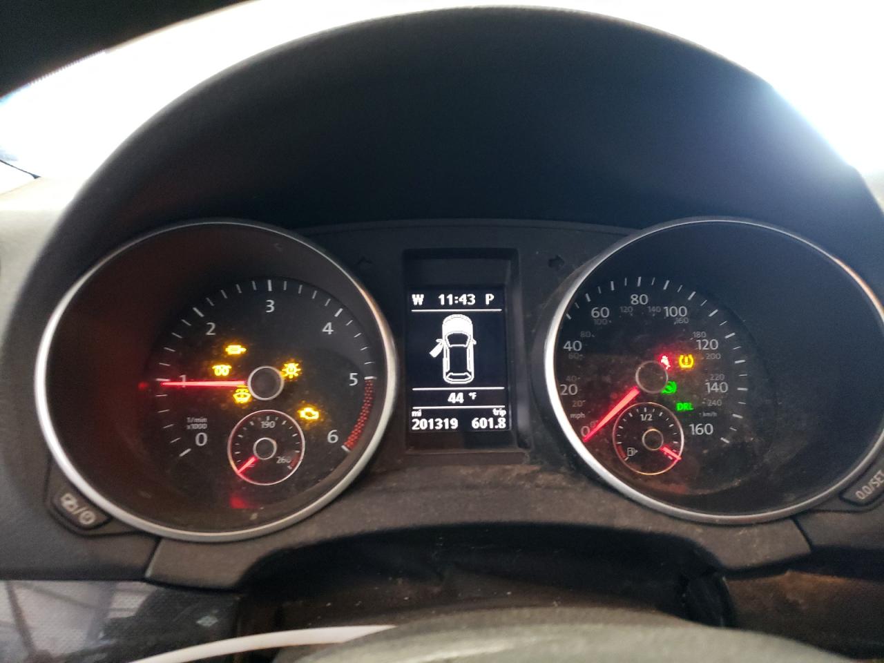 VOLKSWAGEN JETTA 2014 — 10