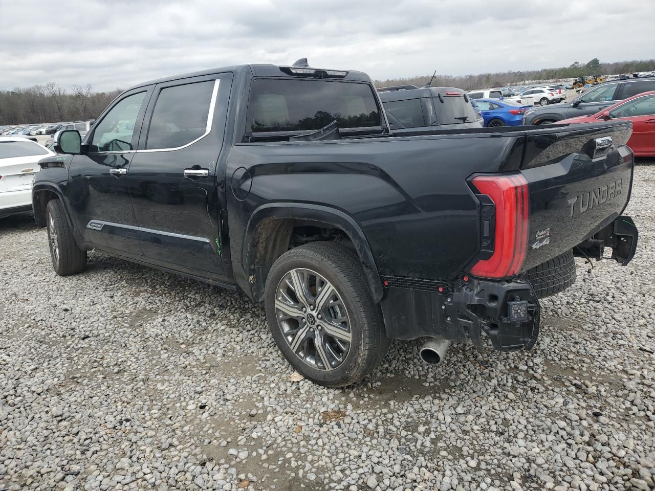 TOYOTA TUNDRA 2023 — 3