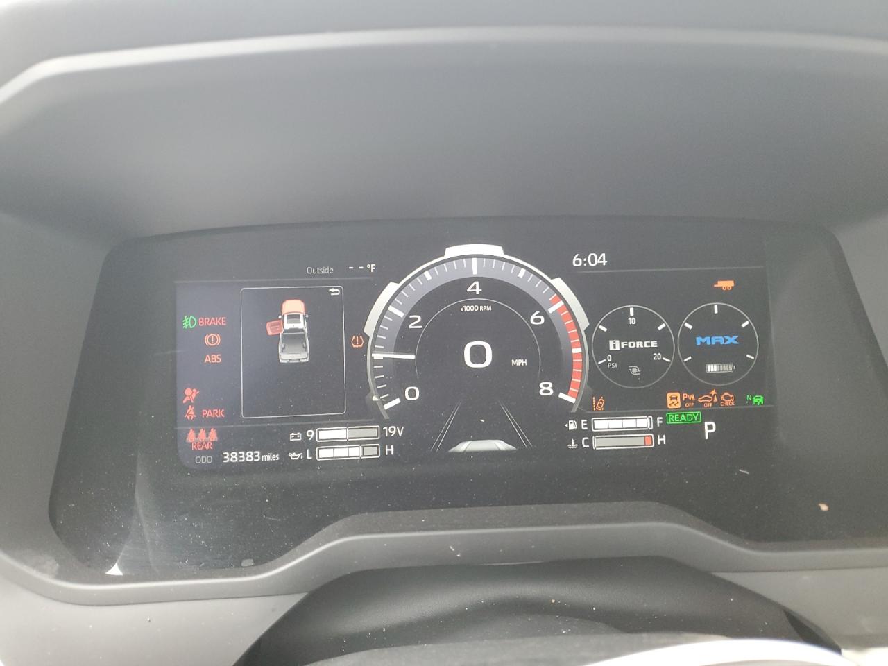 TOYOTA TUNDRA 2023 — 10