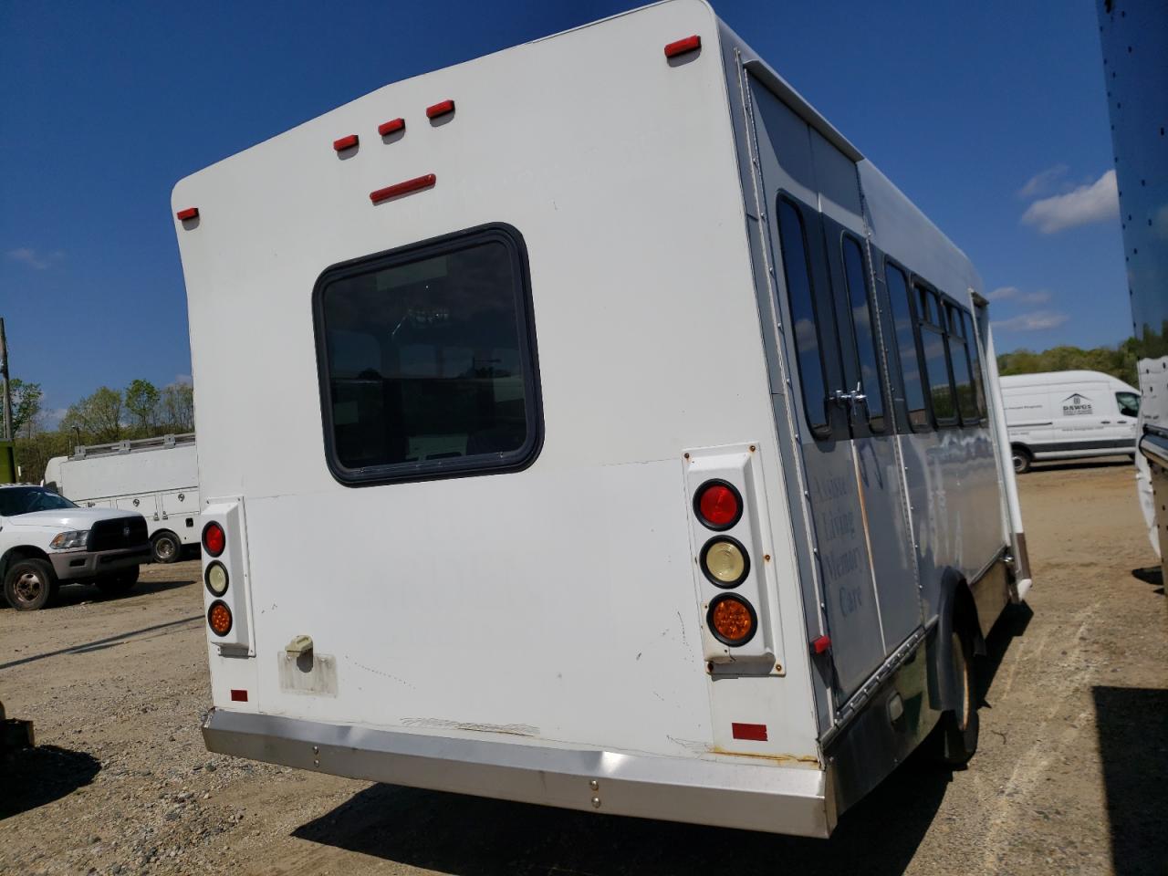 FORD ECONOLINE 2010 — 4