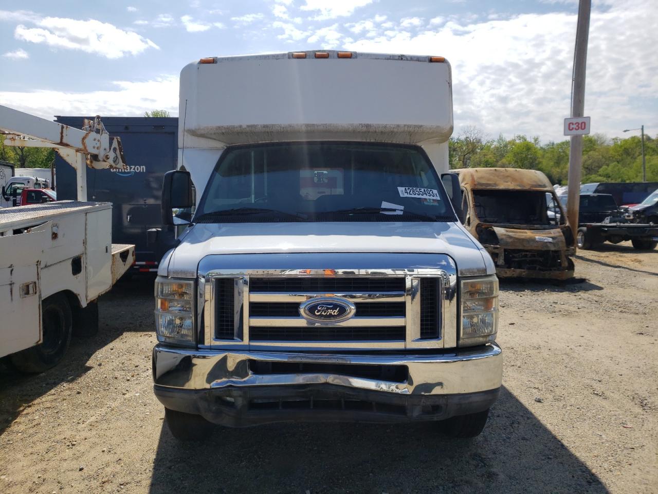 FORD ECONOLINE 2010 — 6