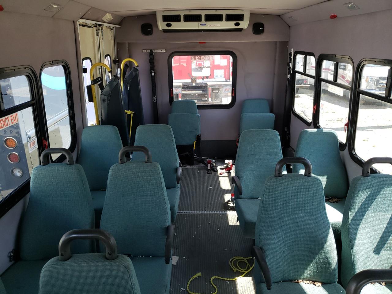 FORD ECONOLINE 2010 — 11