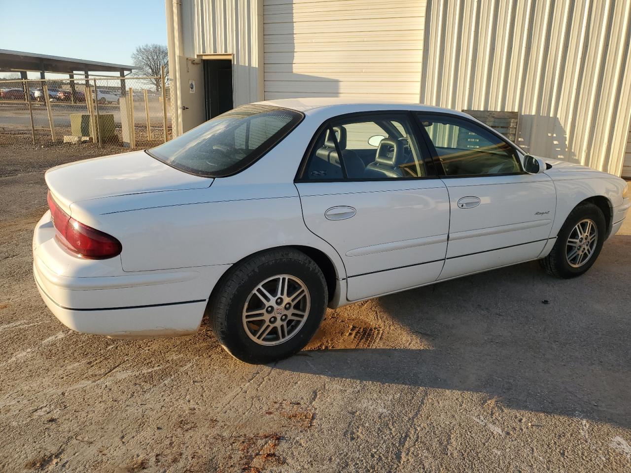 BUICK REGAL 2001 — 4