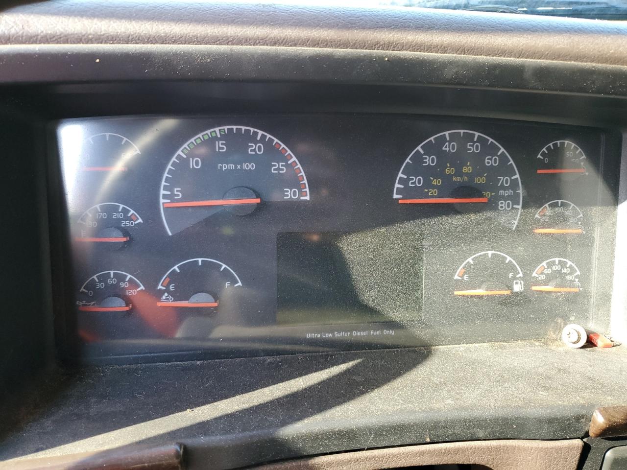 VOLVO 144 2015 — 9
