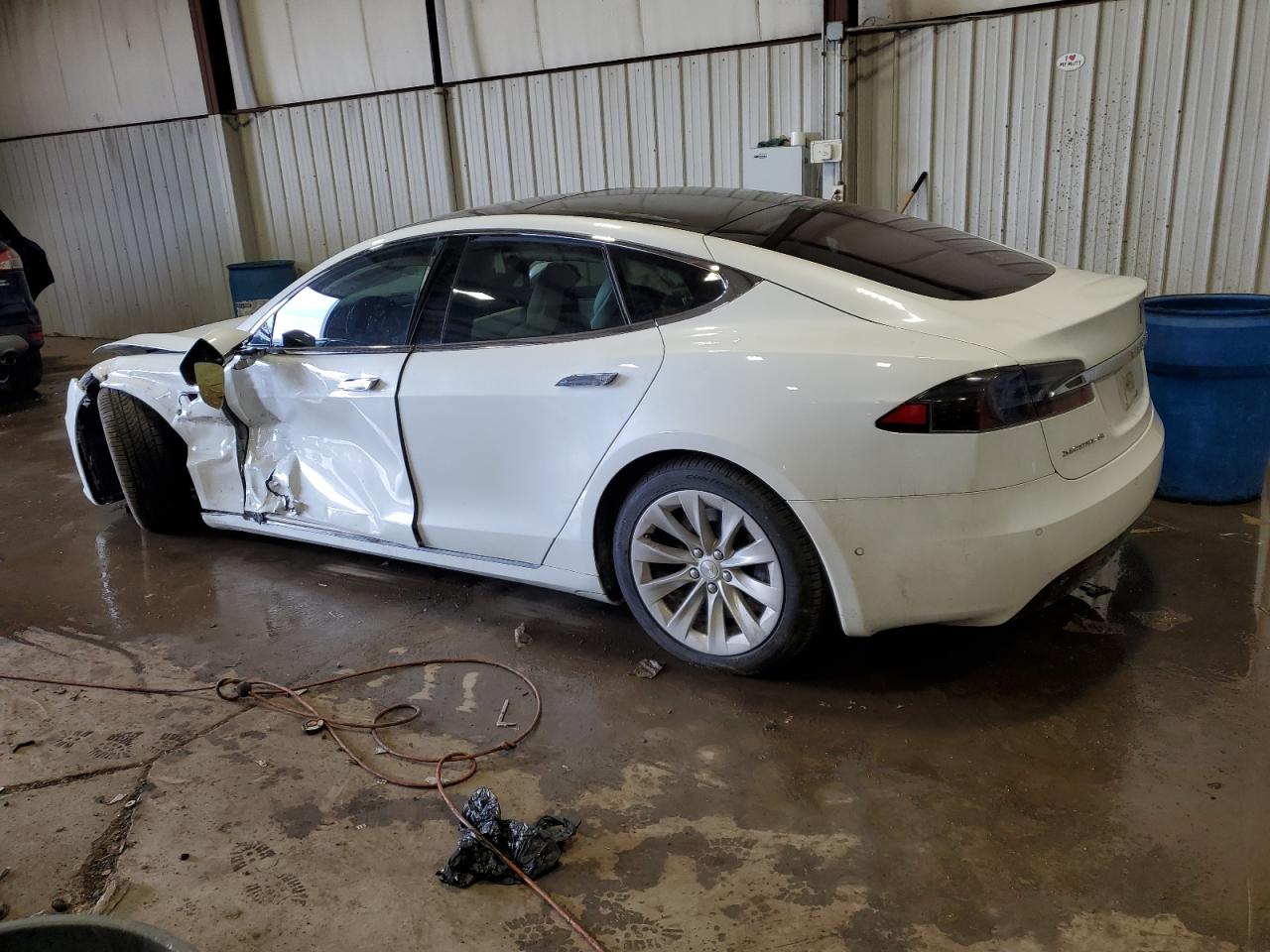 TESLA MODEL S 2017 — 3