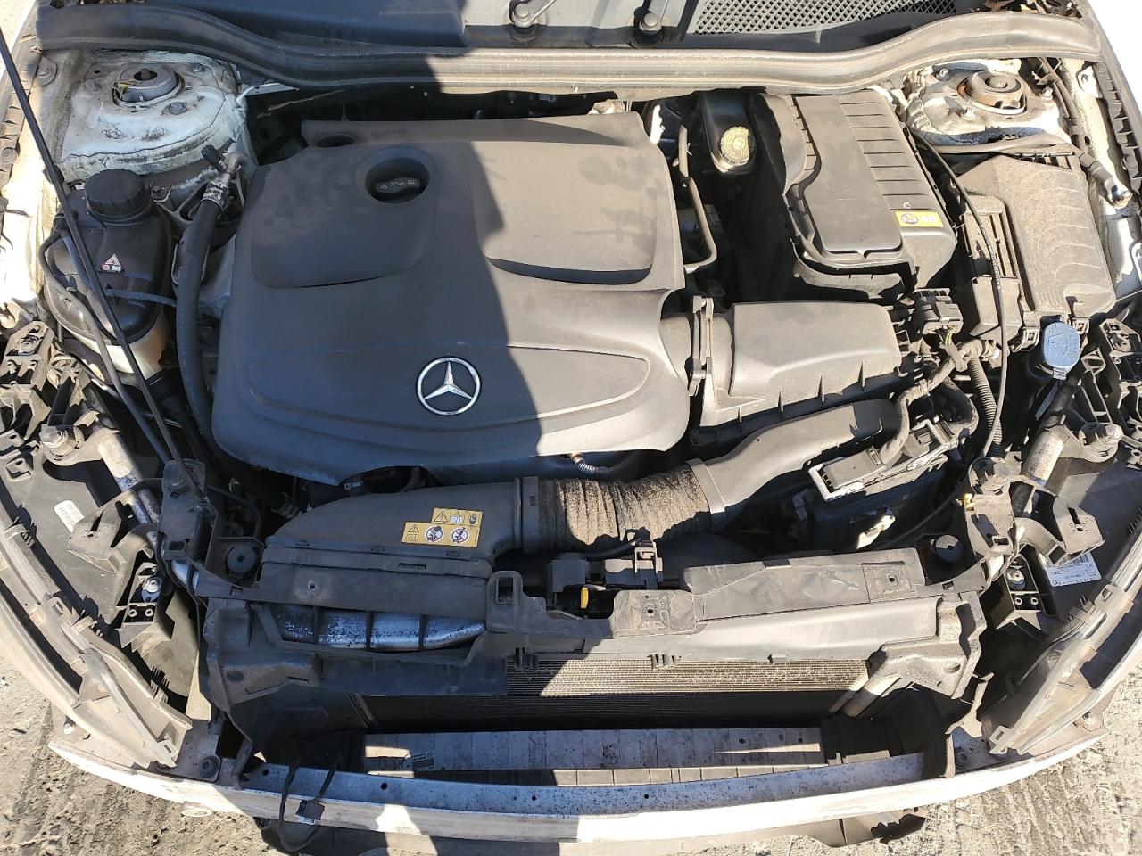MERCEDES-BENZ CLA 2016 — 12