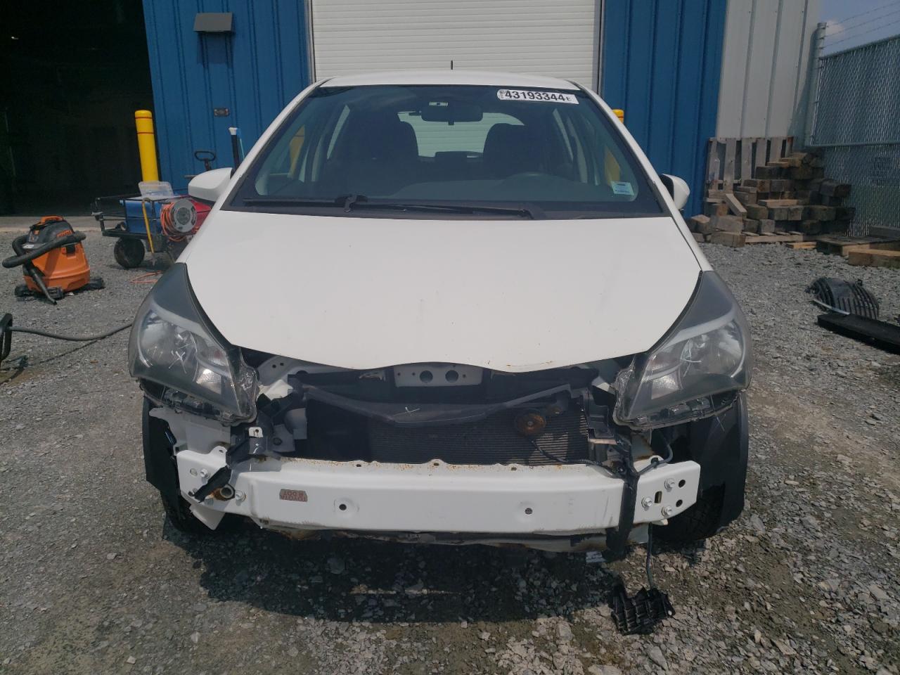 TOYOTA YARIS 2015 — 6