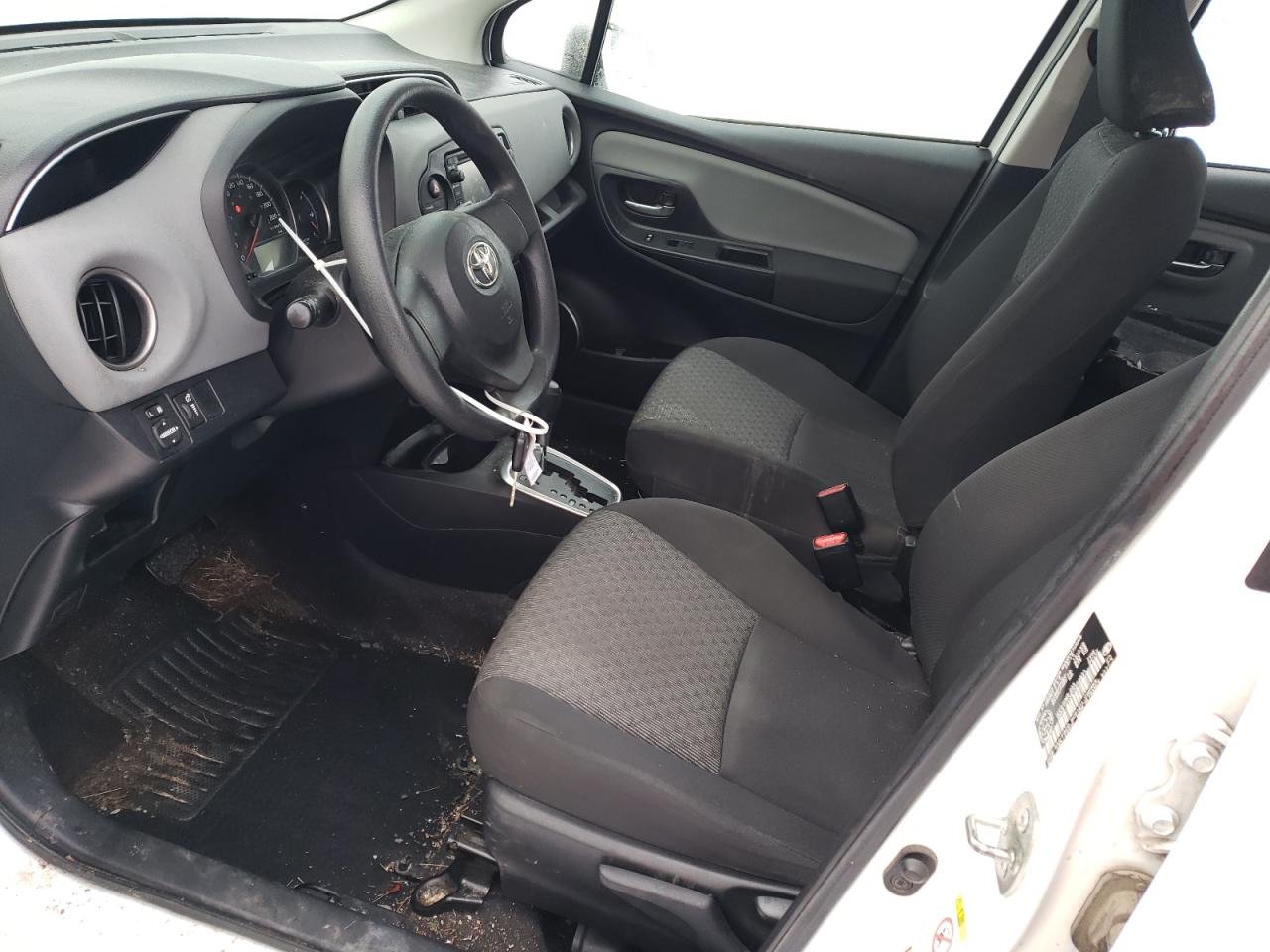 TOYOTA YARIS 2015 — 8