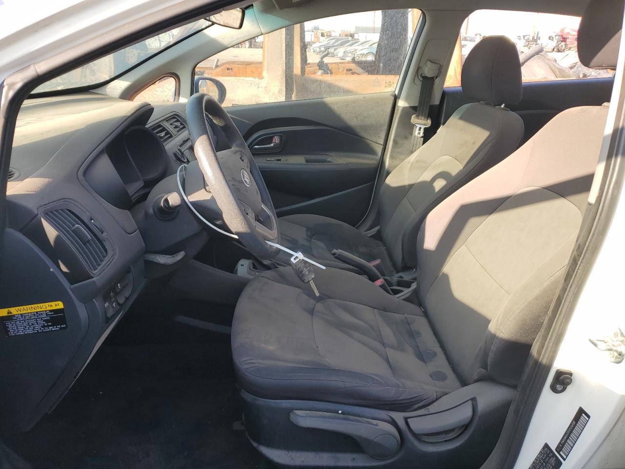 KIA RIO 2015 — 8
