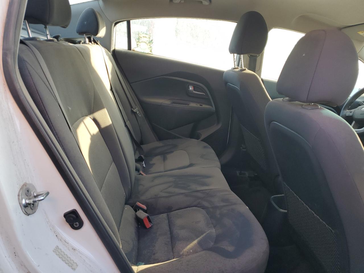 KIA RIO 2015 — 11