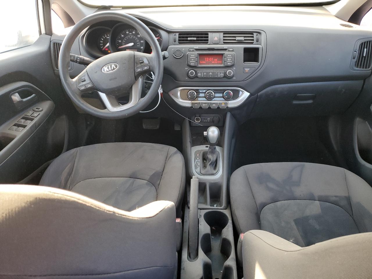 KIA RIO 2015 — 9
