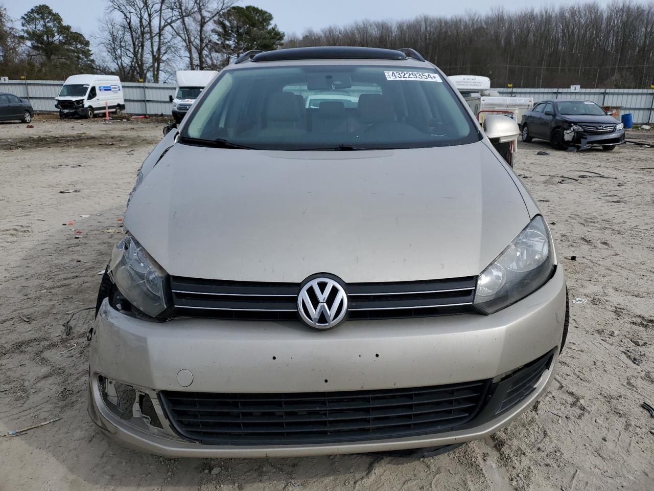 VOLKSWAGEN JETTA 2014 — 6