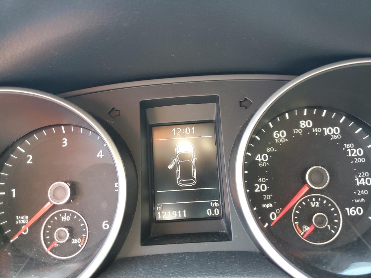 VOLKSWAGEN JETTA 2014 — 10