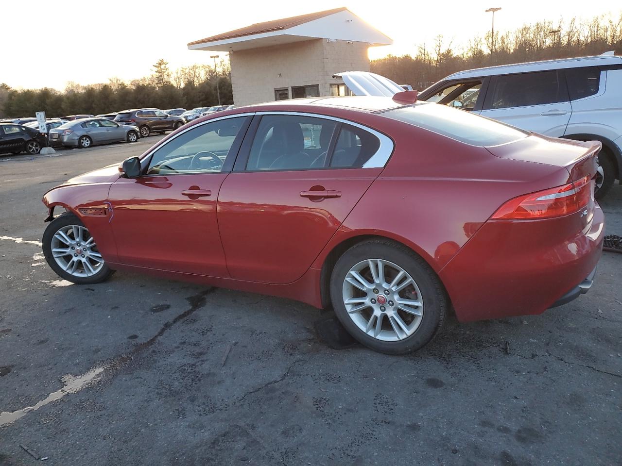 JAGUAR XE 2018 — 3