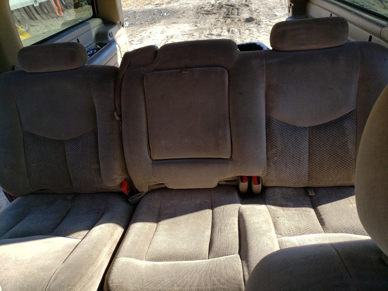 Chevrolet Suburban 2005 — 10