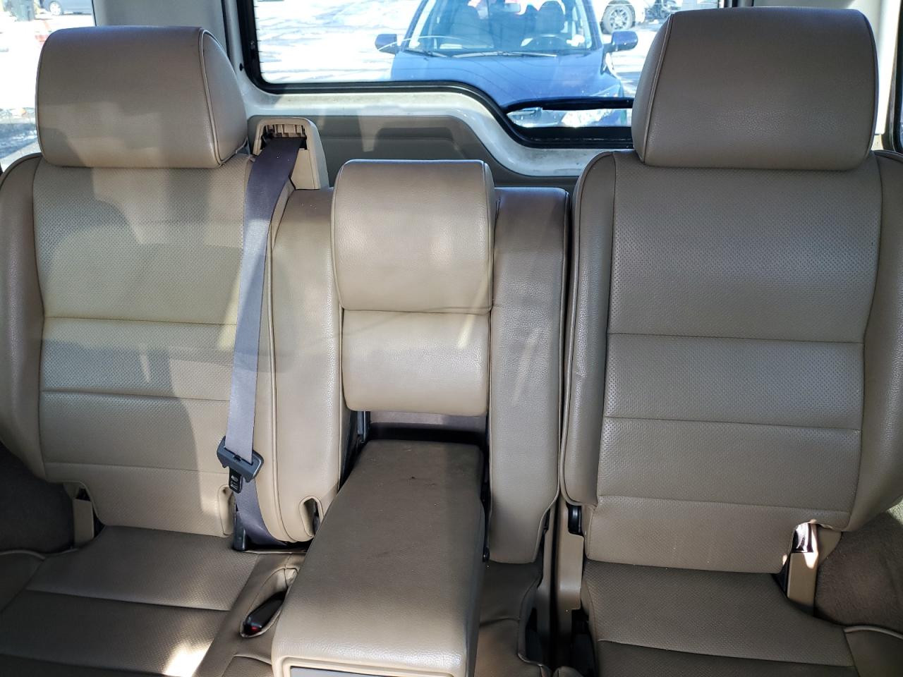 LAND ROVER DISCOVERY II 2000 — 11