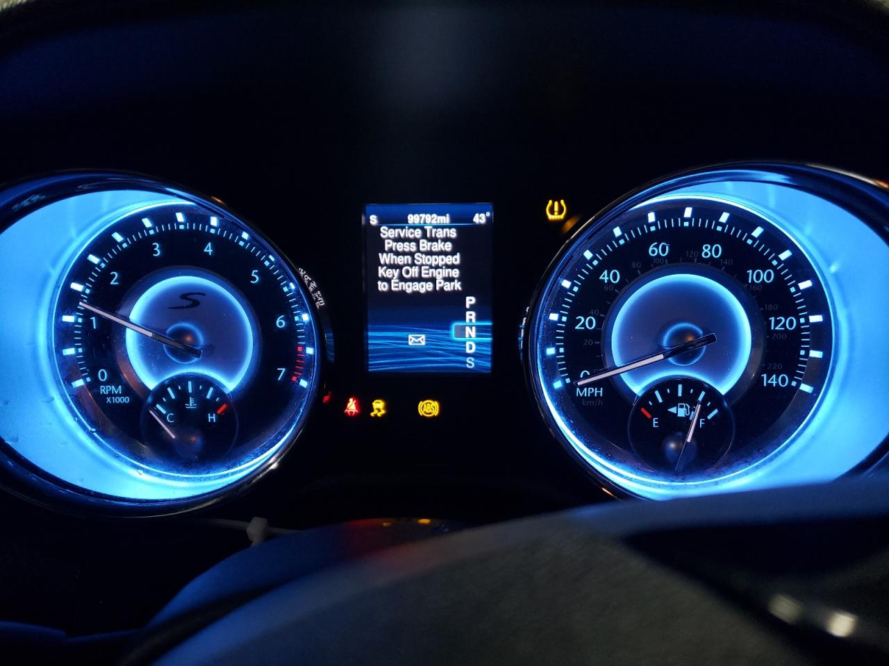 CHRYSLER 300 2014 — 10