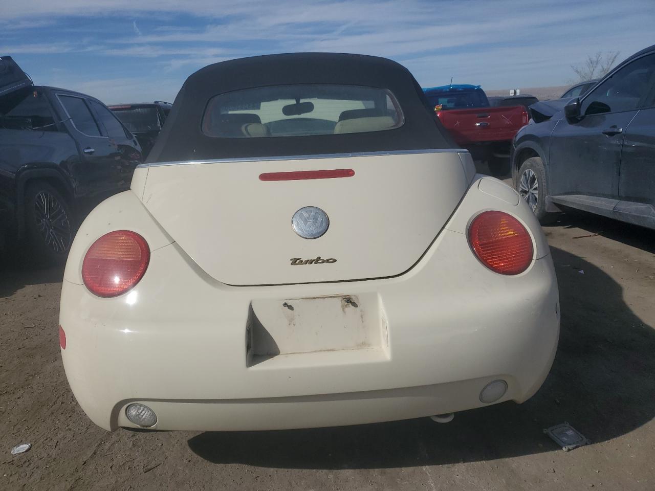 VOLKSWAGEN NEW BEETLE 2005 — 7