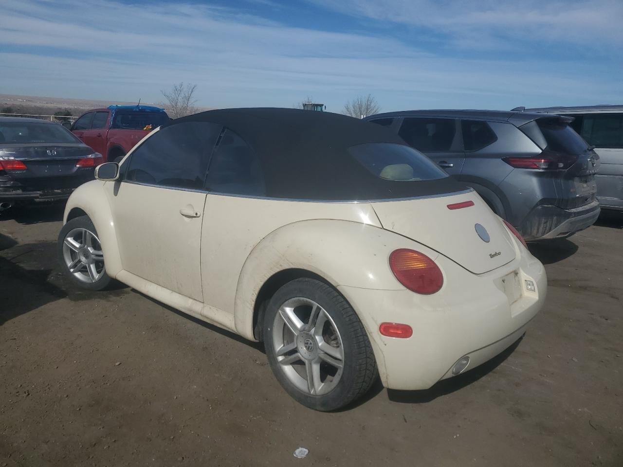 VOLKSWAGEN NEW BEETLE 2005 — 3