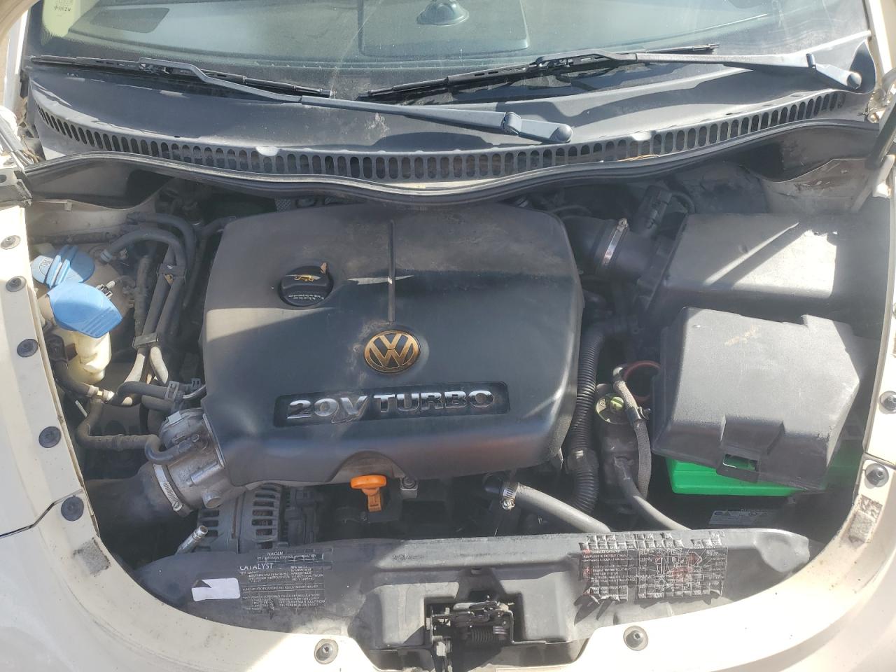 VOLKSWAGEN NEW BEETLE 2005 — 12
