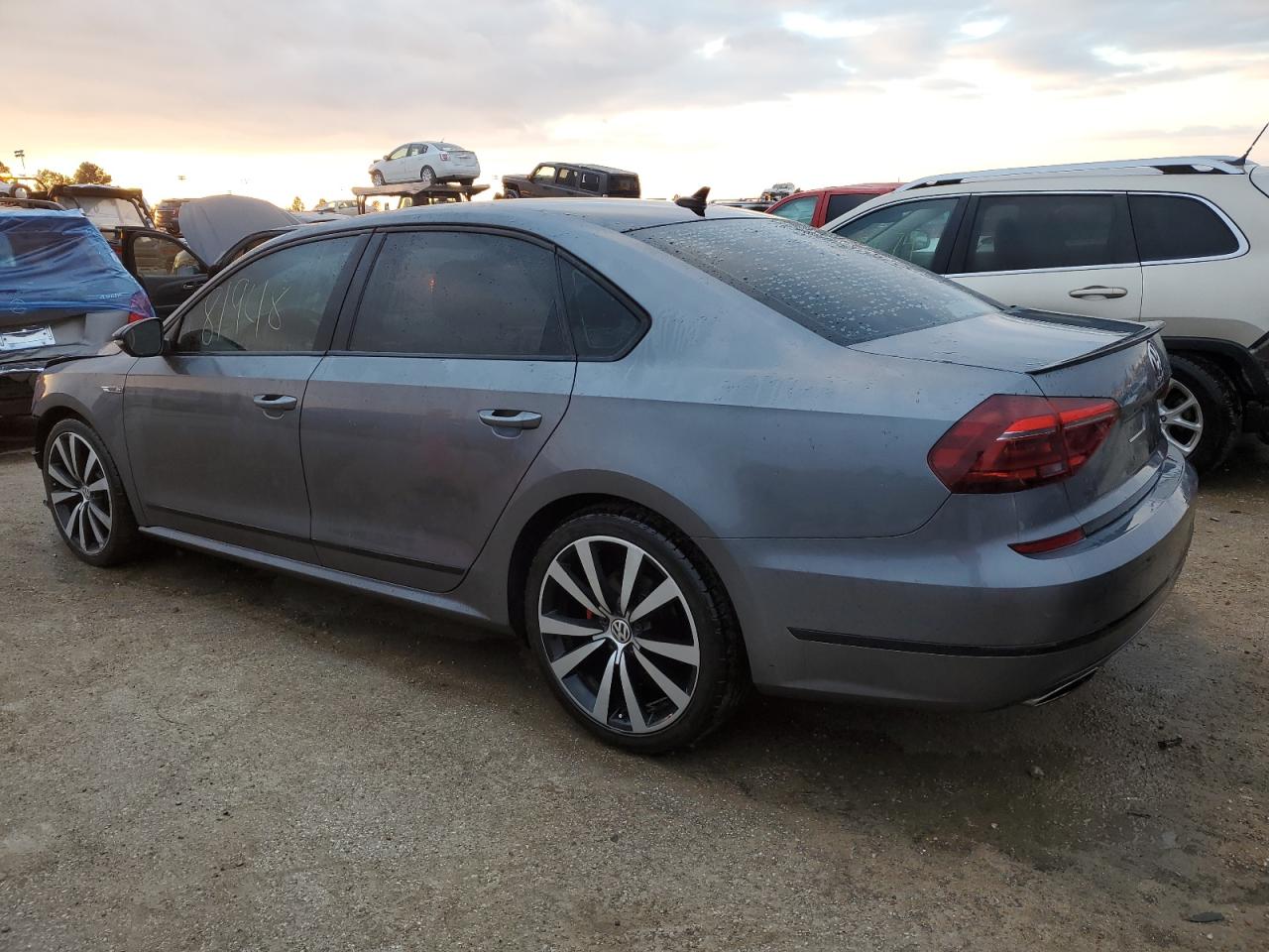 VOLKSWAGEN PASSAT 2018 — 3